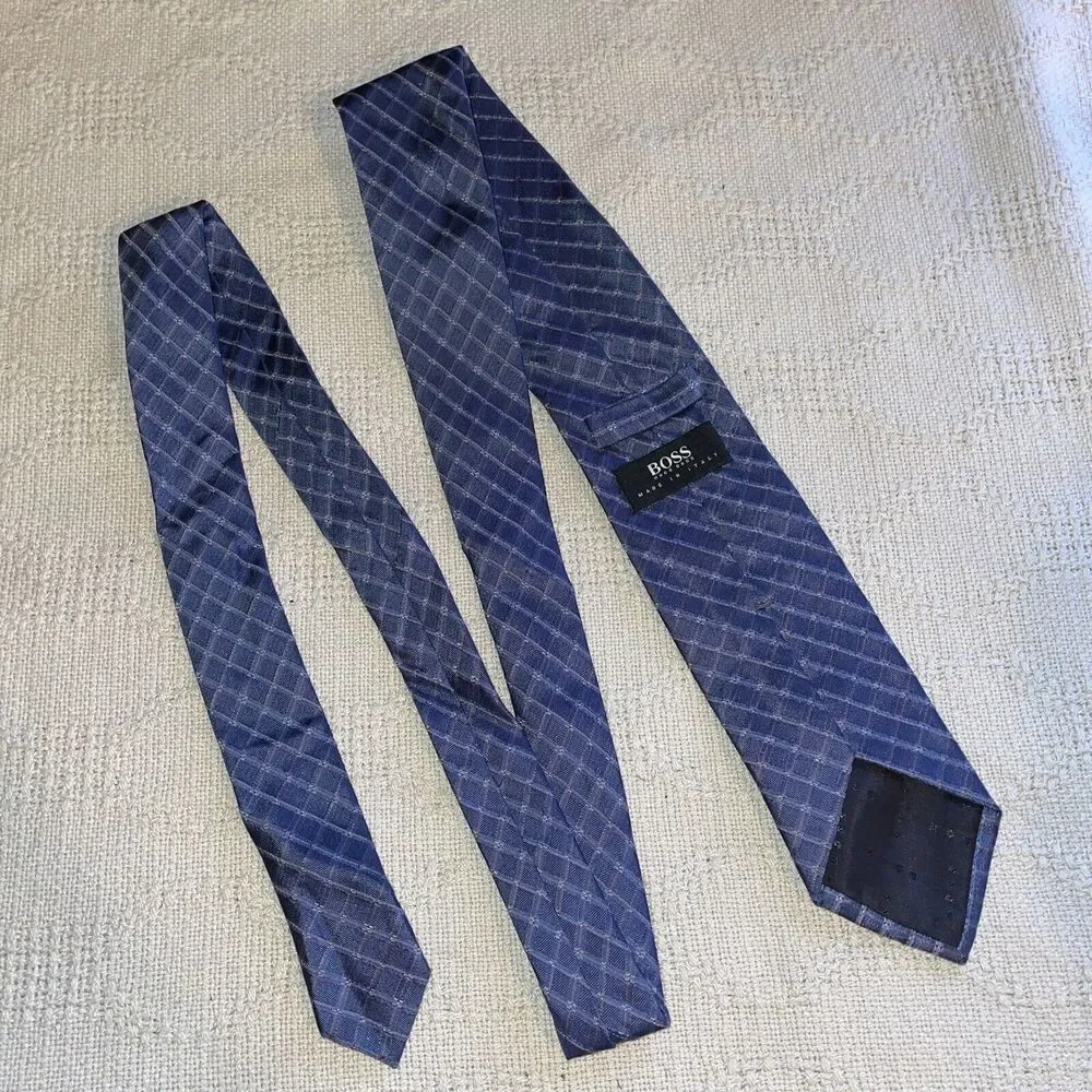 Hugo Boss Dress Tie Men’s Size 59 Long 3 Wide Blue Striped 100% Silk Italy